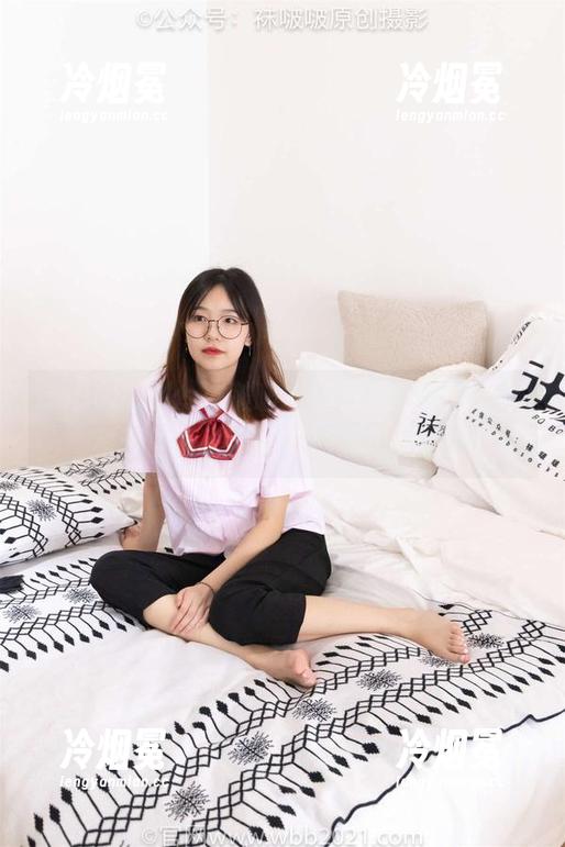 BoBoSocks袜啵啵 - 当原图遇上肉丝，稚予的心思全都在画面里晃荡。