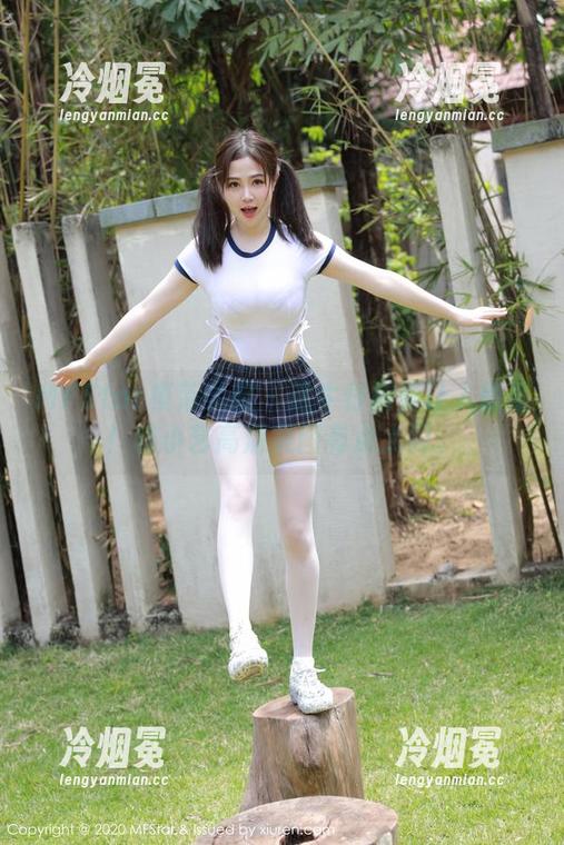 MFStar模范学院 - 这牛仔裤真让人惊艳！林小艺高清美图有点太闪。