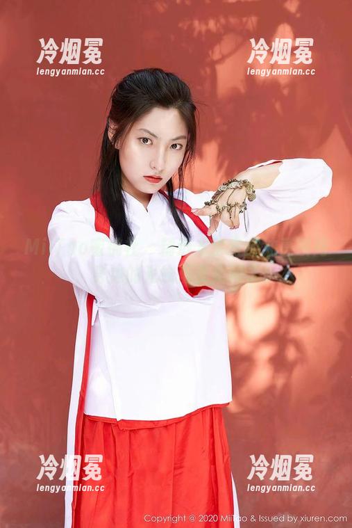 MiiTao蜜桃社-木奈奈 MiiTao蜜桃社 - 精选木奈奈的油亮瞬间,身边的光线都变柔和了。