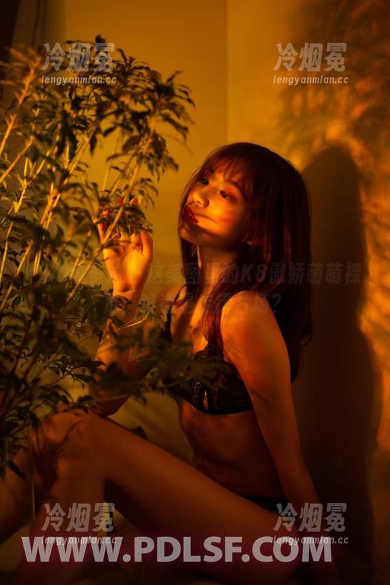 PDL潘多拉-K8傲娇萌萌 PDL潘多拉 - 这美图里的K8傲娇萌萌裸足,难道是走错片场?