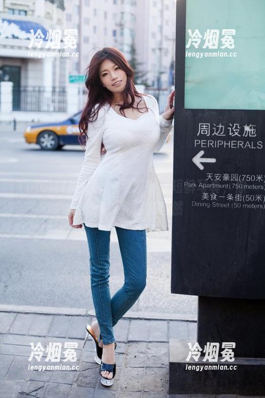 TuiGirl推女郎-夏婉婉 TuiGirl推女郎 - 夏婉婉穿短裤写真,原图偏偏就这么自然