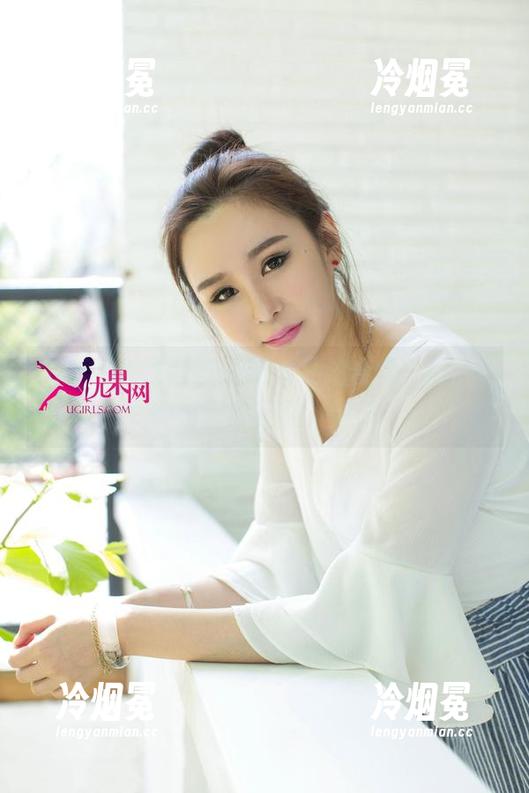 UGirls尤果网 - 周妍希私拍合集，舒展的美脚正在酝酿小情绪