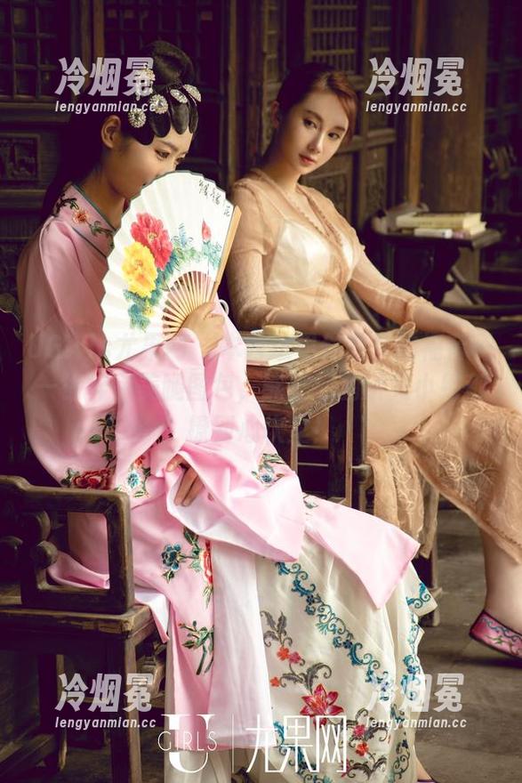 UGirls尤果网-徐梓伊 UGirls尤果网 - 本西这里作业季的福音——徐梓伊美腿图包,能把你的研究小组都撩到心坎里!