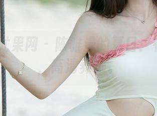UGirls尤果网 – 陈雅漫的夏日：在线高能，高清养眼。