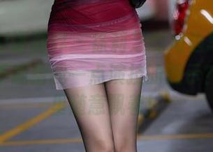 XIAOYU语画界 – 徐莉芝的海边写真，拜托她能不能给我一点演技的提示？像在浪里随意飘着！
