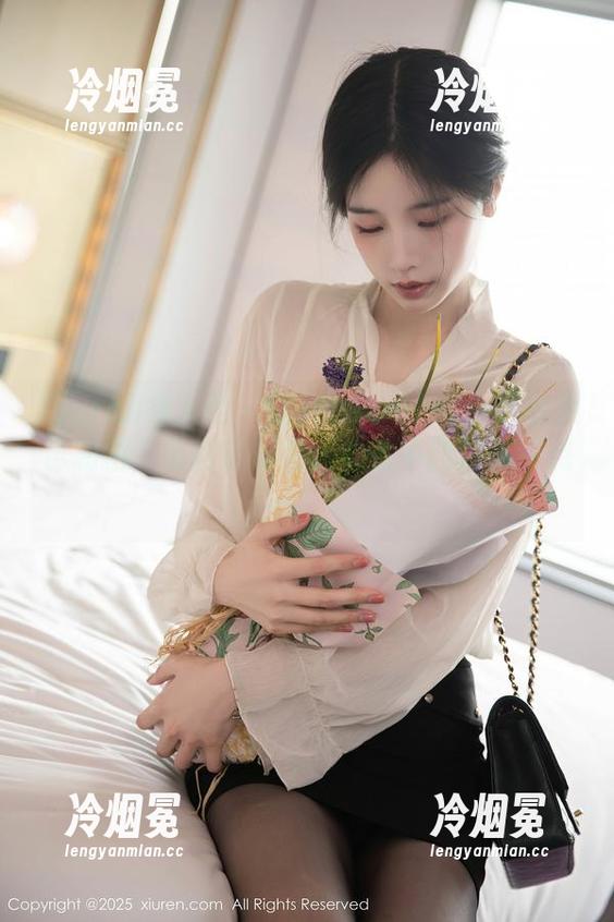 Xiuren秀人网-Jennifer小若 Xiuren秀人网 - 抛开Jennifer小若的黑色私拍,单聊这美图质量能不能再高一点?