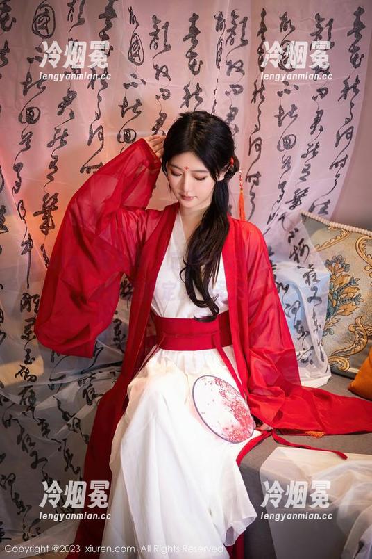 Xiuren秀人网-刘婷婷 Xiuren秀人网 - 定制修女图集,刘婷婷让你重新定义“圣洁”!