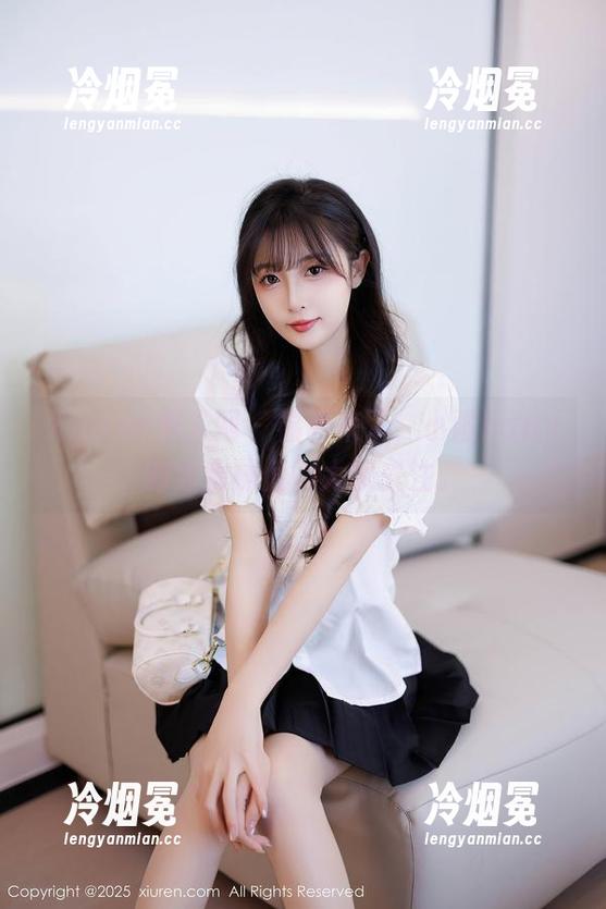 Xiuren秀人网-小雨baby Xiuren秀人网 - 福利来了,小雨baby的大棉袜值得大家关注。