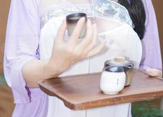 Xiuren秀人网 – 岑雨桥短裙图包，精选的腿到让人发抖。