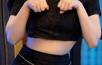Xiuren秀人网 – 谁说泳池只能戏水？樱桃小阑子的写真启示录