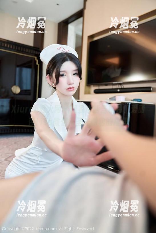 Xiuren秀人网-爱丽莎Lisa Xiuren秀人网 - 居家也能当模特,爱丽莎Lisa教你无圣光图包的摇摆
