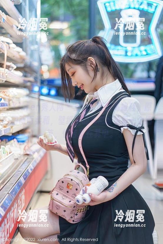 Xiuren秀人网-王俪丁呀 Xiuren秀人网 - 王俪丁呀的高跟鞋,原图画面柔和,壁纸上的气息留给每一个细节,恍若身在其中。