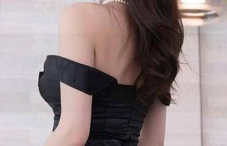Xiuren秀人网 – 最新图集，芝芝booty的自拍秘籍：先摆pose再修图。