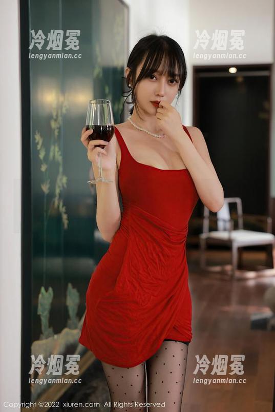 Xiuren秀人网-陈念灵Vickyao Xiuren秀人网 - 照片里的陈念灵Vickyao:这一双美足,让镜头也嫉妒!
