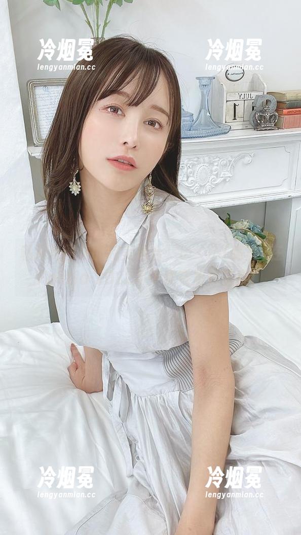 私拍与图集的完美结合，いくみ(育美)在Fantia-2022年中实在难以抗拒！
