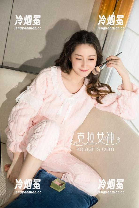 克拉女神-依娜丝 克拉女神 - 依娜丝的护士写真,谁说工作不能带点“放松”呢?