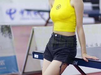 初夏女神 – 柒柒内衣全集——无意间的性感，即视感扑面而来。