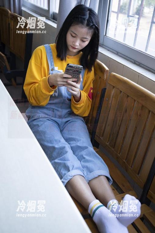 南国足艺 - 回归生活中的慢镜头，静儿最新黑丝美脚合集，细腻到每一根毛儿的诱惑，谁能抗拒呢？