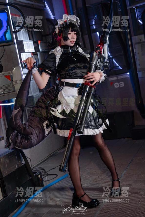 冷静！咬人小小兔的最新黑丝写真集里隐藏的小细节让人生战栗！