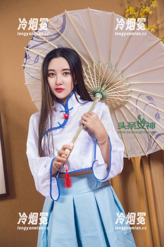 头条女神 - 古丽苏·阿依木的写真人生：搜查官图集，别有一番风味。