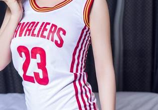 头条女神 – 内衣写真里的李温柔，真的是把优雅和俏皮结合得恰到好处。