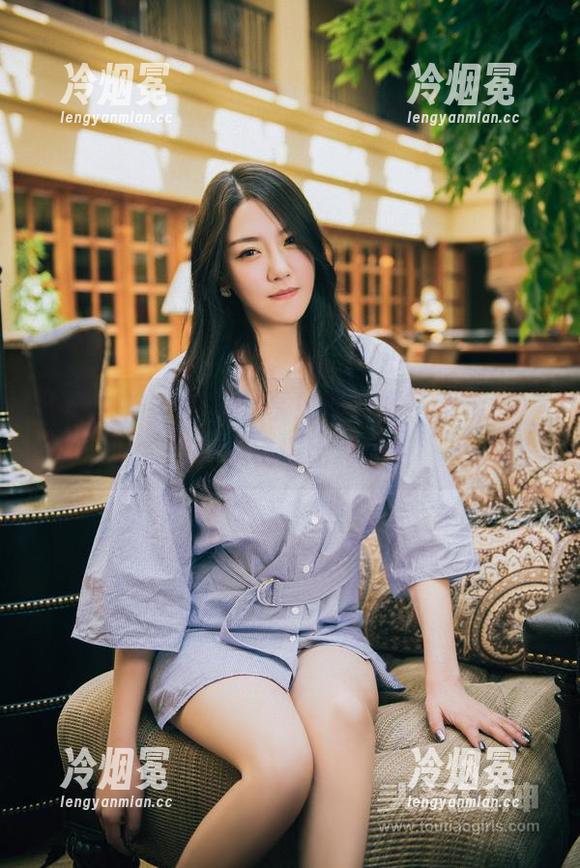 头条女神 - 免费分享！樊安妮花絮视频，宠物表现堪比绅士！