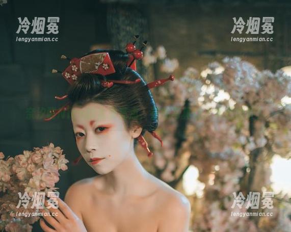 奈汐酱Nice的金发亮点，在线写真让人大开眼界！
