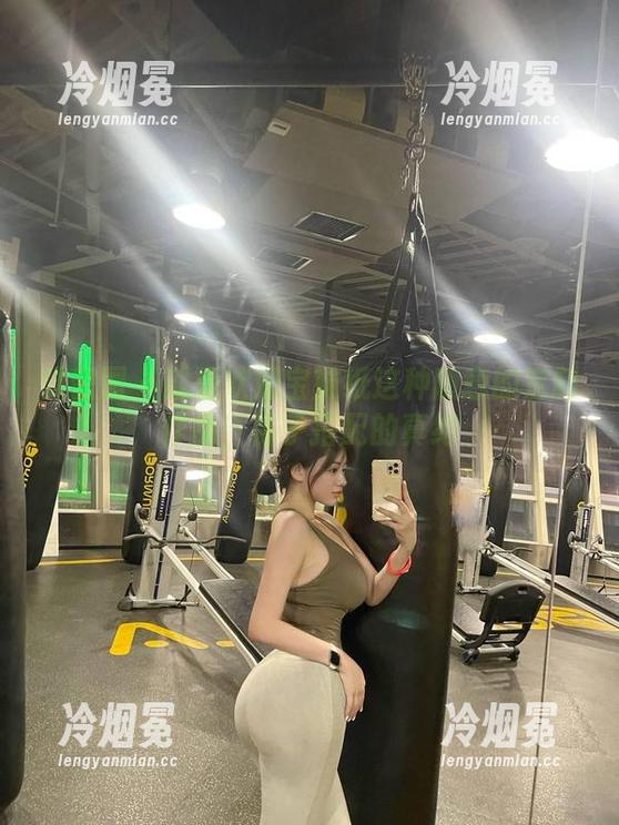 奶宝妹纸 微密圈 - 就喜欢奶宝妹纸这种随意的定制作品,袜子搭配的真绝