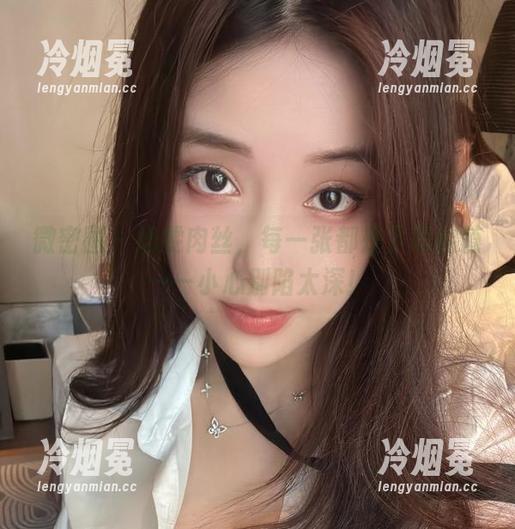 奶雯 微密圈 - 奶雯肉丝,每一张都是下载的值——小心别陷太深!