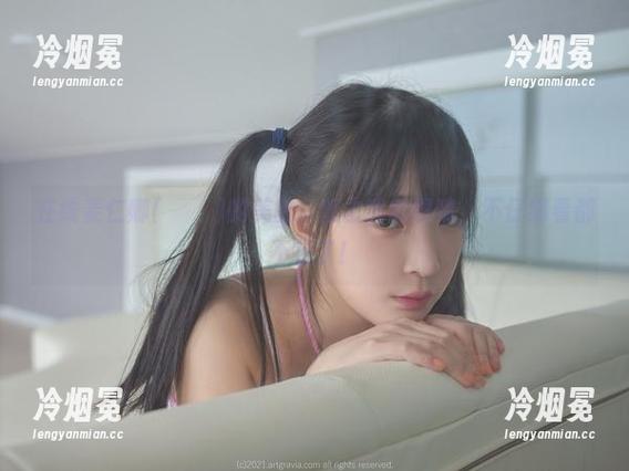 在线姜仁卿(강인경)的美腿，直击我的眼睛，不仔细看都不行了！