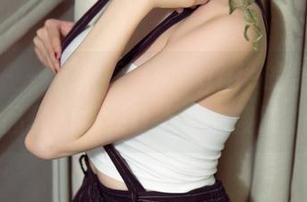 尤果网 – 一起来看看Maggie的学妹，作品里的福利让人有点傻眼。