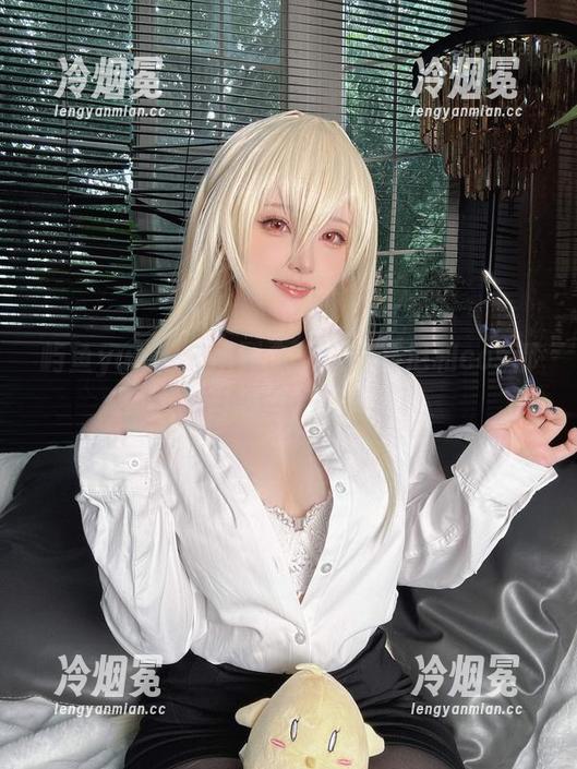 屿鱼yukako所到之处，比基尼和cos都自顾自的嗨！