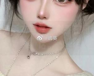 嶋葵的高清毛衣写真，似乎在和你悄悄说话。