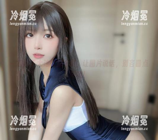 一组布丁大法制服写真，让图片说话，别吝啬点赞哦！