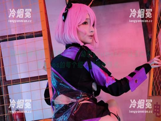 精选到停不下，原图中的“幼爱youmeko”让未亡人雪女cos的每个细节都闪烁着光。