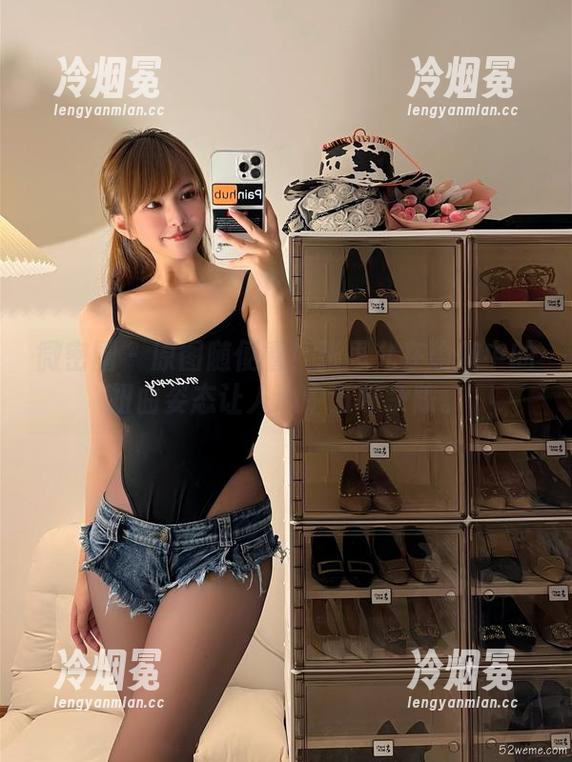 微密圈 - 原图随便看！张思允在瑜伽中的扭曲姿态让人心中五味杂陈。