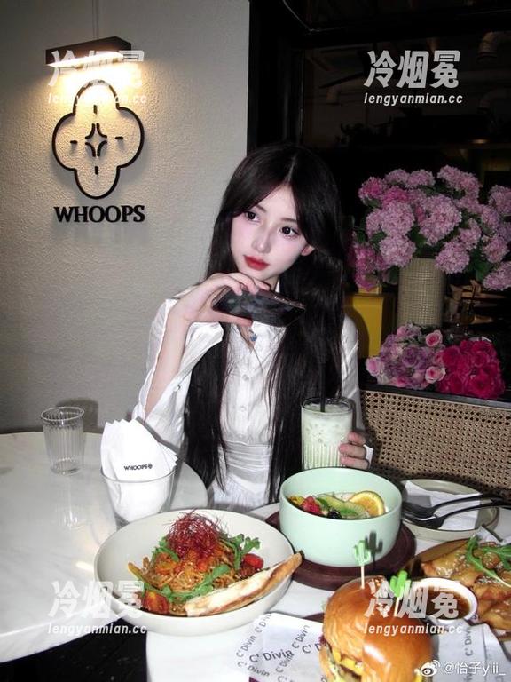 好吧，怡子yiii的樱花cos照，是我心中无法抗拒的诱惑