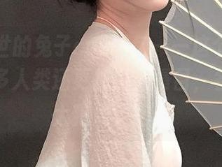 抖娘利世的兔子cos图包——这个“兔子”比很多人类还更加引人瞩目，各种姿态太犯规了吧。