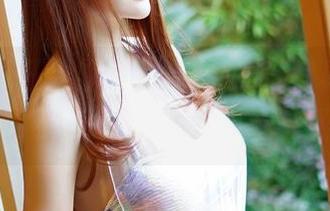 推女神 – 汪佩妮Penny的泳池写真，在线流连，谁能说不想和水中的影子照个面？