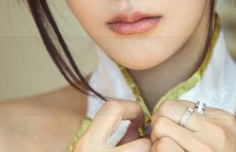 推女郎 – 令人意外的吊带写真更新，王馨瑶，你的搭配师真牛！