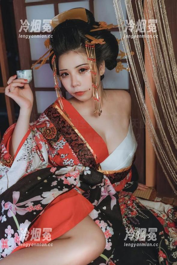 无颜小天使wy 无颜小天使wy的全套图集:从天使到魅魔,谁还记得她最初的干净?