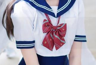 日奈娇眼里的碧蓝航线：每张写真都是“可畏”自信的证明！