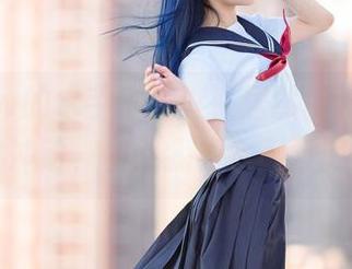 果咩酱w的水手服写真，居然让我有种去海边的冲动，虽然我根本不会游泳……
