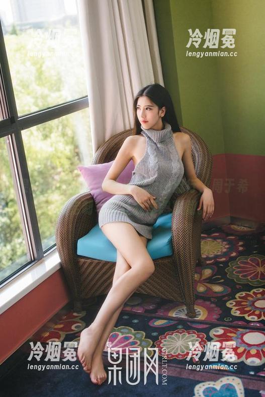 果团网-周于希 果团网 - 白丝似乎是最近的流行,周于希的定制写真让我浮想联翩。