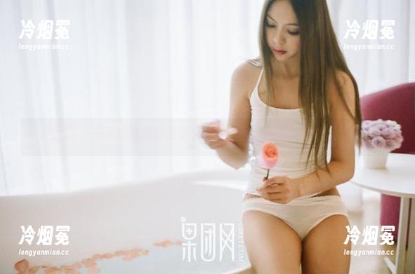 果团网 - 王语纯最新办公室合集——你确定真的是在上班吗？