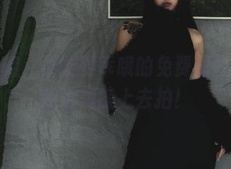 天台学姐，柒柒要乖哦的免费图片，快让我也想搬上去拍！