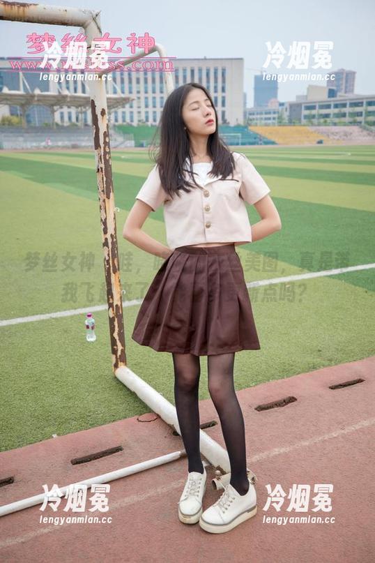 梦丝女神 - 哇，晓晓的灰丝美图，真是带我飞起来了，能再多更新点吗？