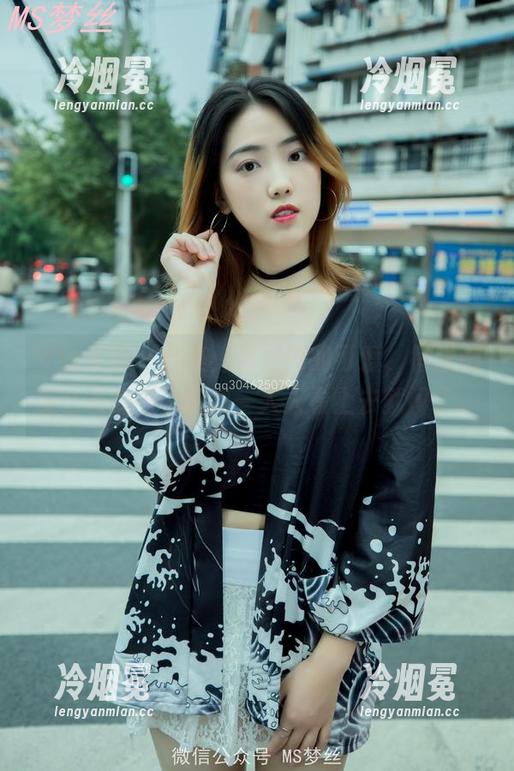 梦丝女神 - 合集：花月舞的可爱，每张都那么有魔力，让我一人人看上去就闪了。