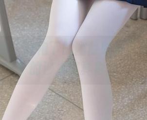 森萝财团 – 旗袍下的幽静时光：吸吸带来的沙发写真套图