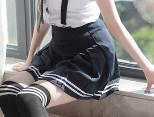 模范学院 – 红裙之下，朱可儿Flower的私房图集，把这种随意的优雅演绎得淋漓尽致，真让人捉摸不透！